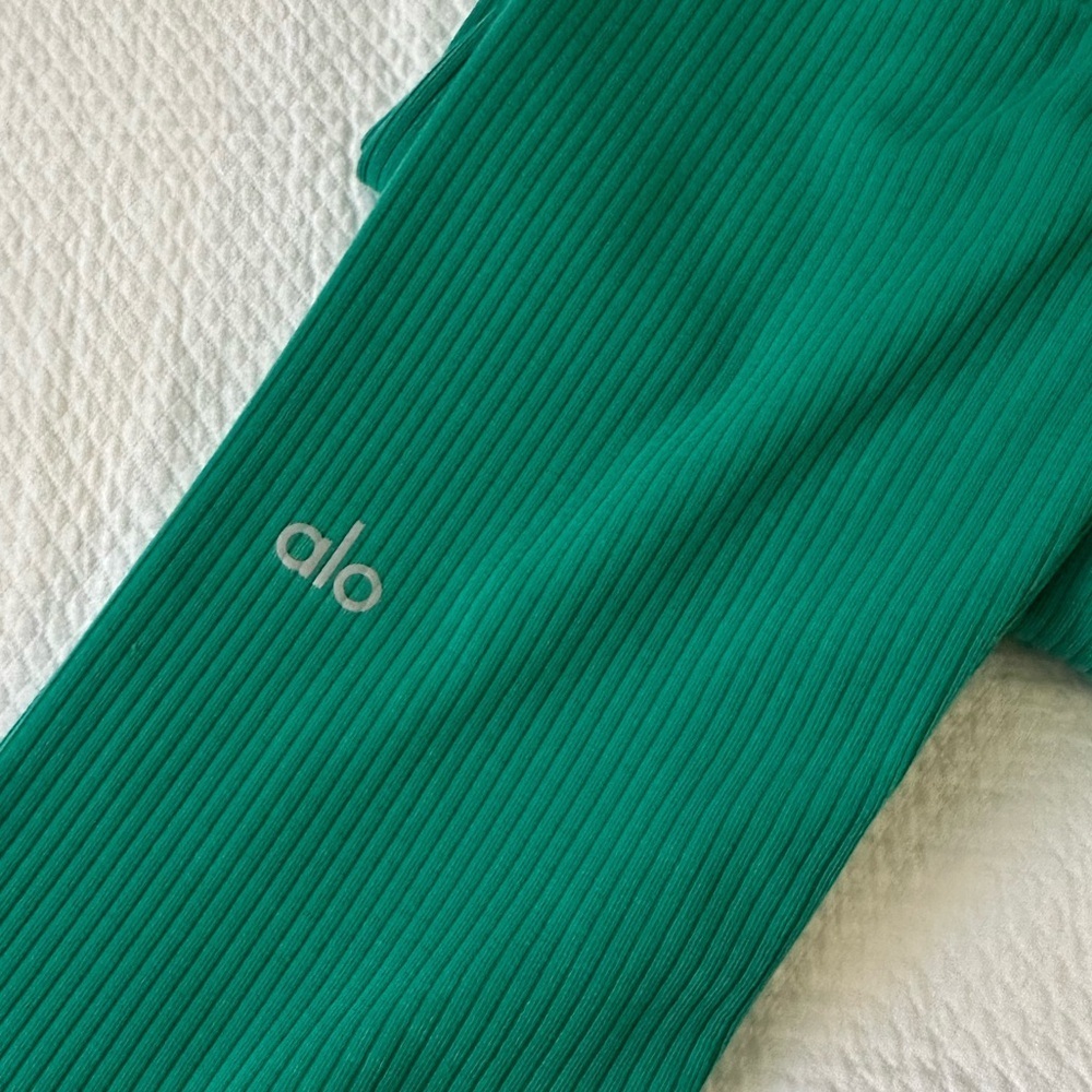 Alo Yoga Blissful High-Waisted Ribbed 7/8 Legging - Green SMALL - Picture 5 of 6